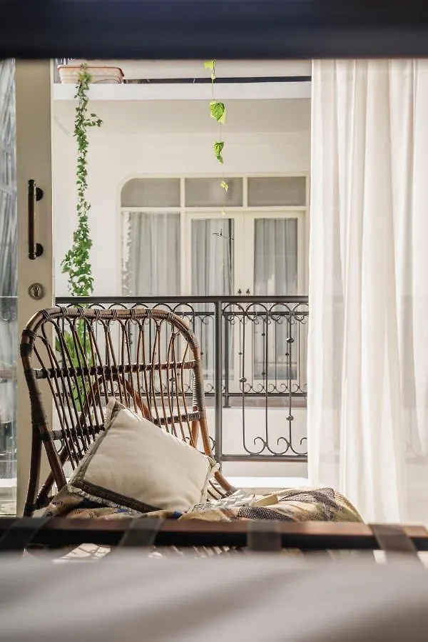 Brown Feather Hotel Seminyak
