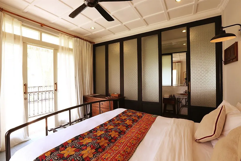 Brown Feather Hotel Seminyak